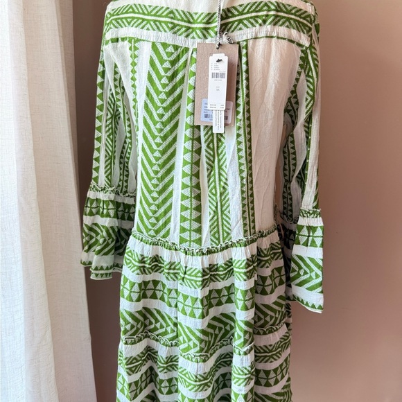 Devotion TWINS Ella Green and White Bell Sleeve - Picture 3 of 5